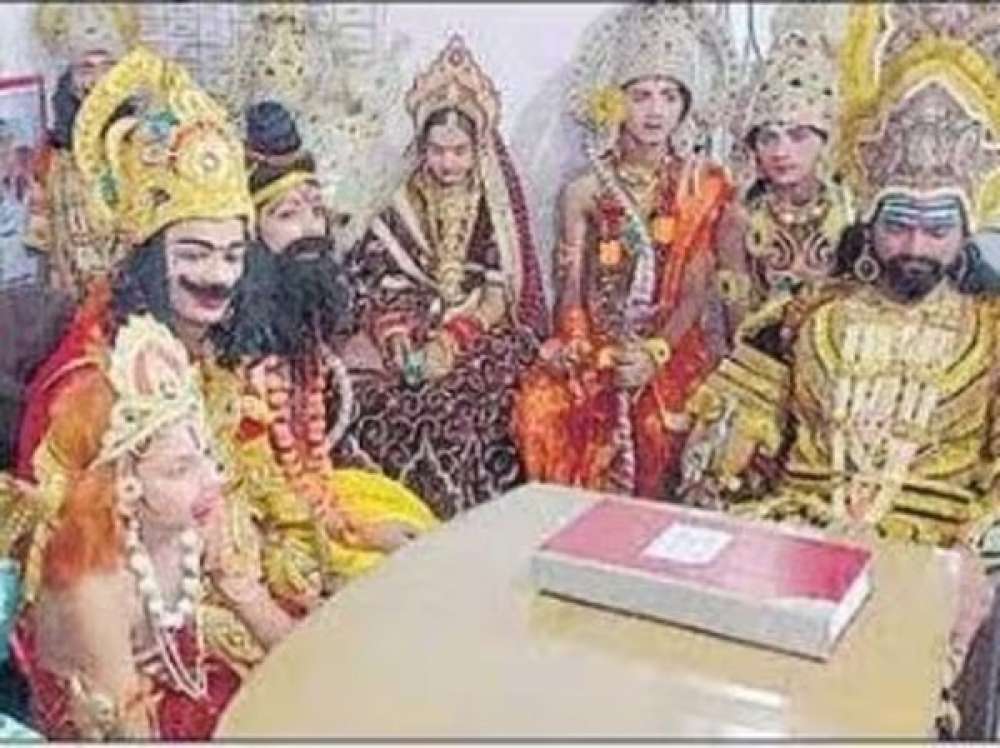 Kashi Ki Aawaz | रामलीला में हो गई महाभारत, दल-बल के साथ गिरफ्तारी देने थाने पहुंचे ‘श्रीराम’