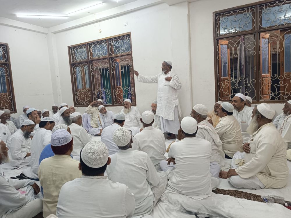 Kashi Ki Aawaz | सालाना होने वाली अगहनी जुमें की नामाज की तैयारी को ले कर  बुनकर बिरादराना तंजीम बायींसी अहम बैठक