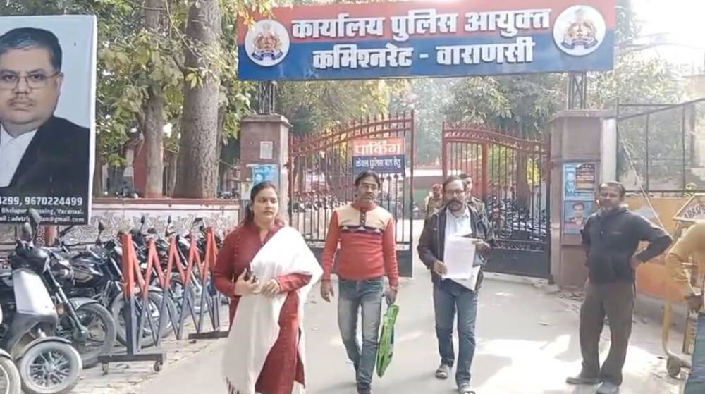 आदमपुर पुलिस से पीड़ित पहुंचा सीपी के दरबार लगाई न्याय की गुहार || KashiKiAawaz