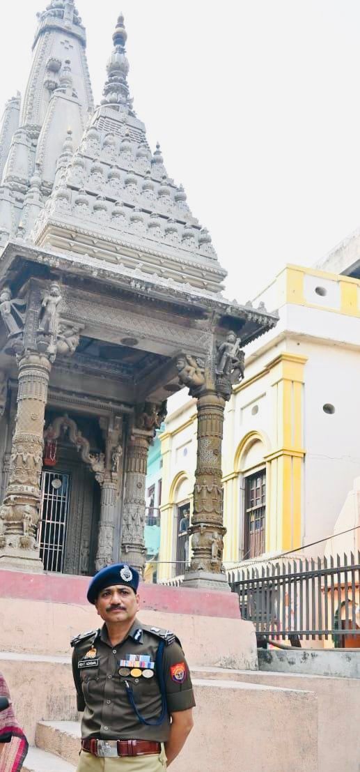 Kashi Ki Aawaz | पुलिस आयुक्त कमिश्नरेट वाराणसी श्री मोहित अग्रवाल द्वारा श्री कुम्भा महादेव मंदिर का किया गया स्थलीय निरीक्षण, दिए आवश्यक निर्देश ।
