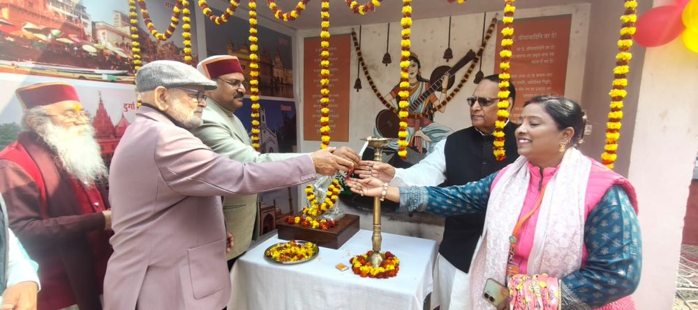 Kashi Ki Aawaz | नव रचना कान्वेंट स्कूल में विज्ञान एवं कला प्रदर्शनी, छात्रों ने दिखाई रचनात्मकता