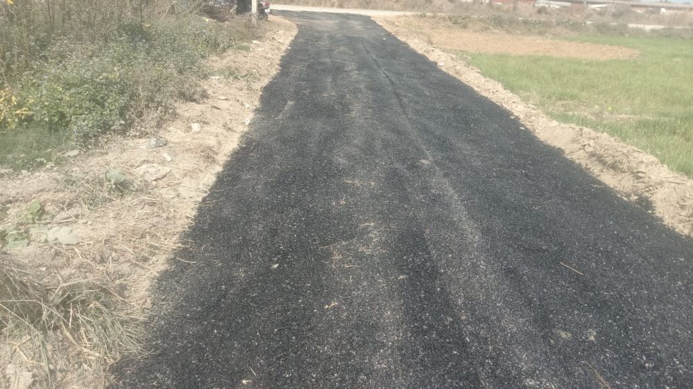 Kashi Ki Aawaz | मानकविहीन सड़क मरम्मत पर भड़का लोगों का गुस्सा, सदलपुरा–कुछमन स्टेशन मार्ग को लेकर PWD को चेतावनी