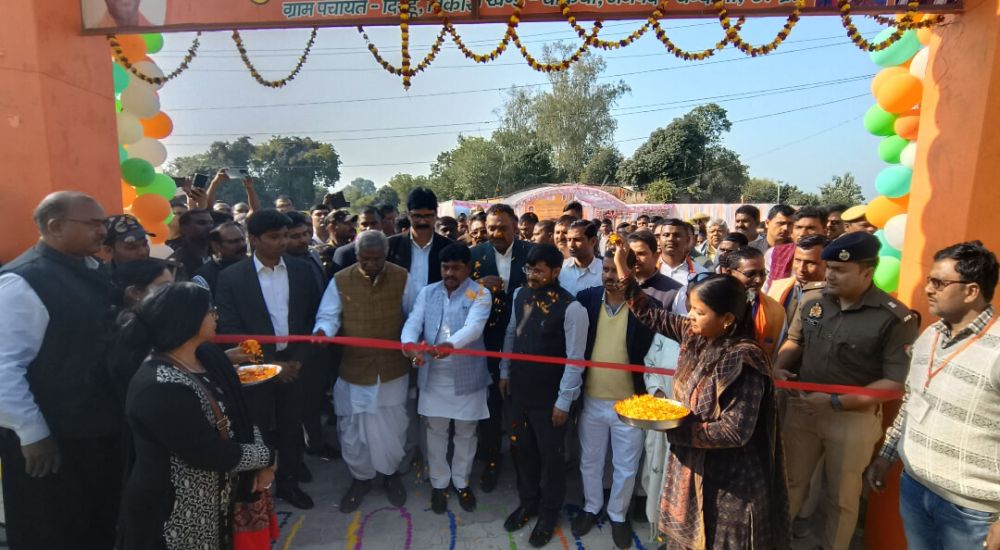 Kashi Ki Aawaz | में ‘जीरो पॉवर्टी कॉलोनी’ का उद्घाटन: 20 वनवासी परिवारों को मिली मुख्यमंत्री आवास की चाबी