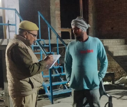 Kashi Ki Aawaz | चन्दौली: सार्वजनिक स्थानों पर नशेबाजी के खिलाफ पुलिस का अभियान, 20 लोगों पर कार्रवाई