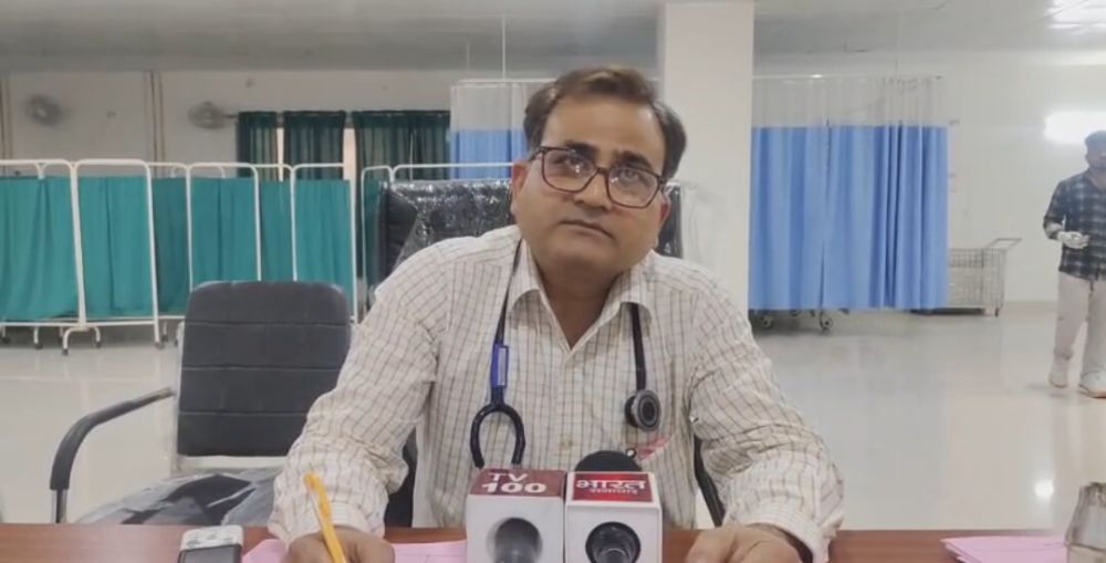 Kashi Ki Aawaz | बबुरी रोड पर दर्दनाक सड़क हादसा: दो बाइकों की भिड़ंत में युवक की मौत, दो गंभीर।