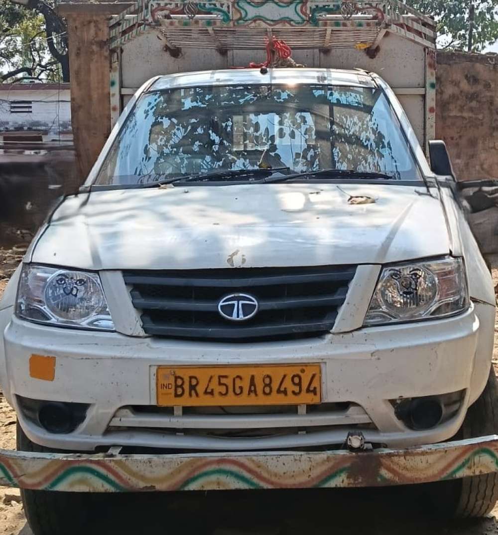 Kashi Ki Aawaz | सैयदराजा में बड़ी कार्रवाई: 2 पिकअप से 18 गोवंश बरामद, एक गाय मृत।