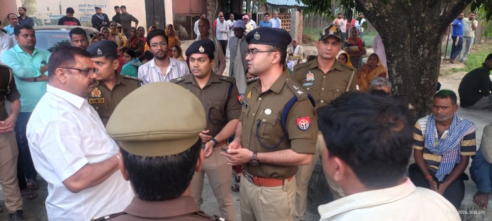 Kashi Ki Aawaz | चंदौली में फार्म हाउस पर युवक की हत्या सोते समय सिर में गोली मारी, बदमाश DVR भी ले गए।